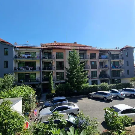 Apartment 2 Bedroom Pretty In South